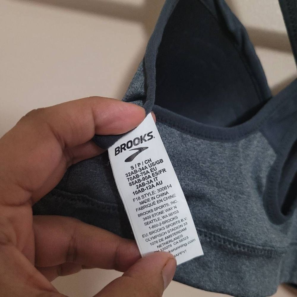 Brooks Gray UpRise Crossback Mesh Straps Sports Bra Size S - Picture 3 of 5